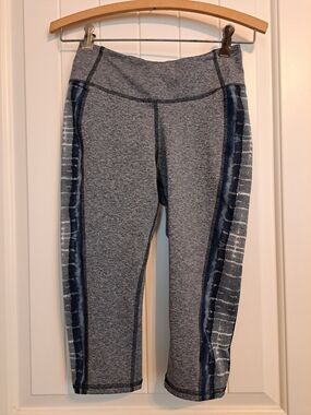 Guy Harvey Ocean Print Performance Crop Leggings - Size XS